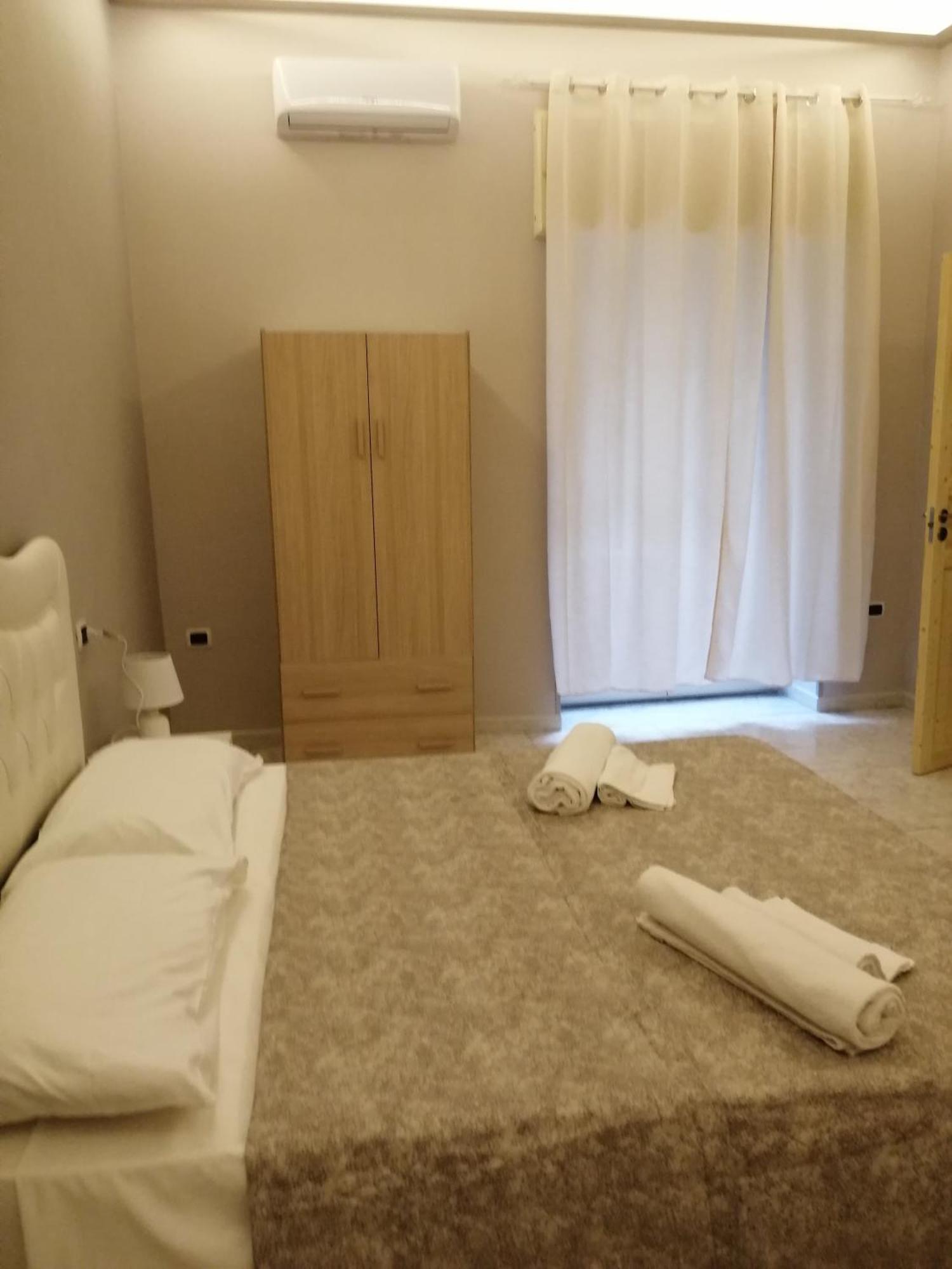 Guest House Francesco 나폴리 외부 사진