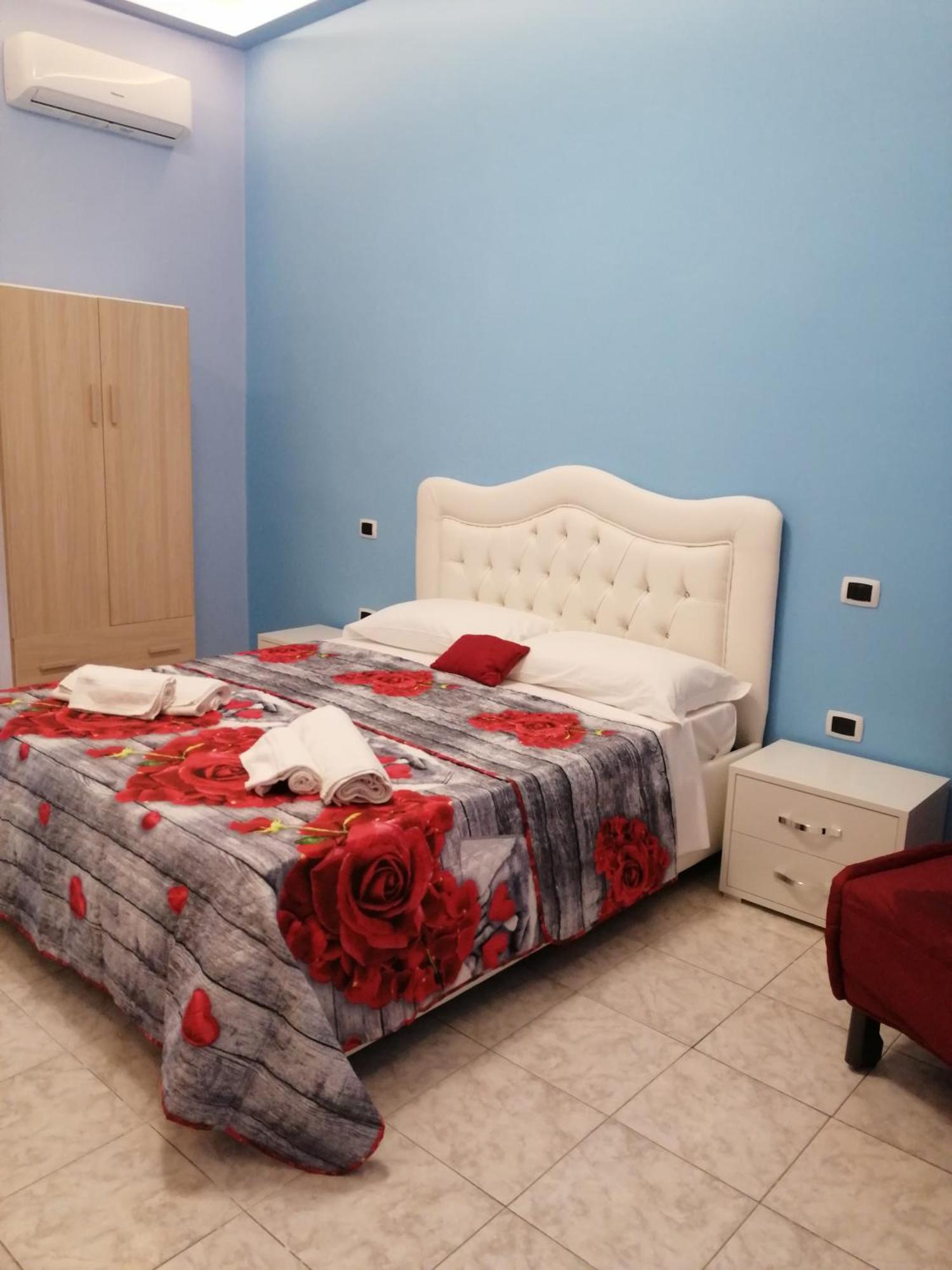 Guest House Francesco 나폴리 외부 사진