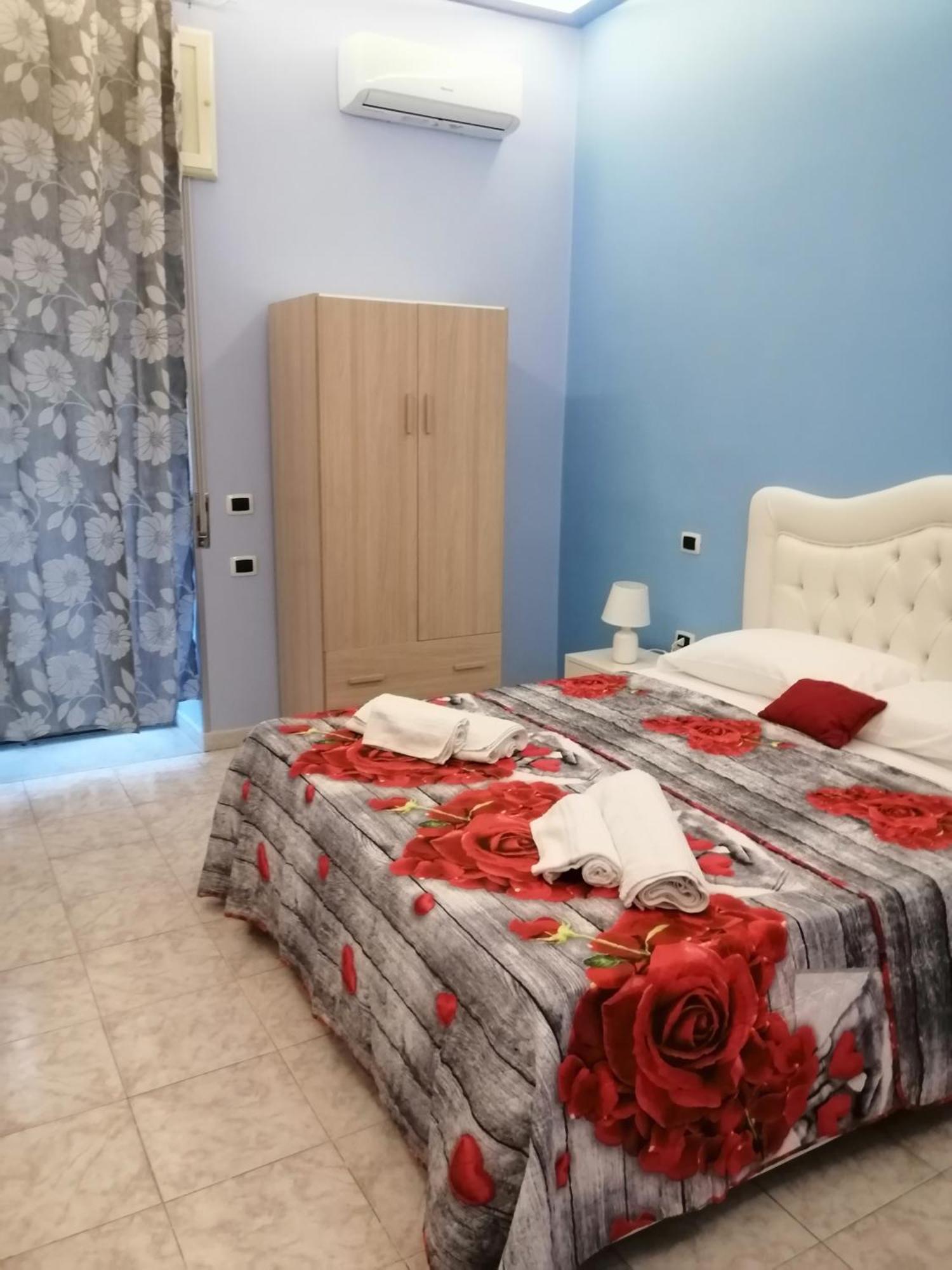 Guest House Francesco 나폴리 외부 사진